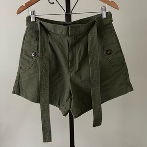 Banana Republic Authentic Chino Olive Utility Tie-Waist Shorts, Size 6.